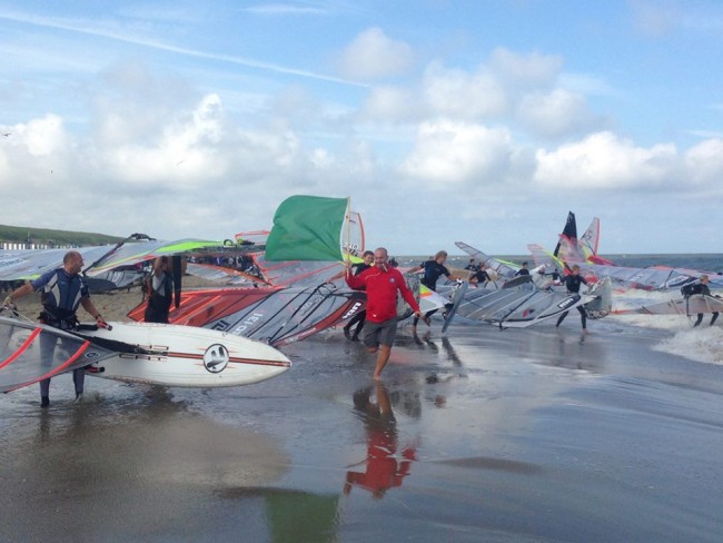 Surftop aan de start van Ronde om Texel op 6 juni 2015